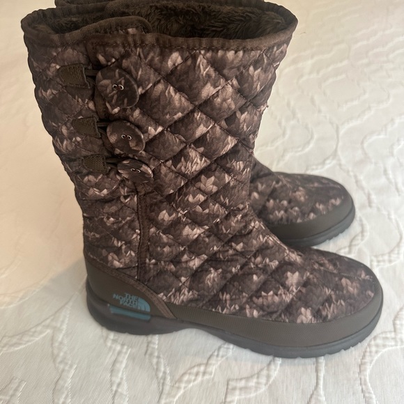 NEW NORTH FACE Women’s Winter Boots Size 9 - Picture 2 of 11
